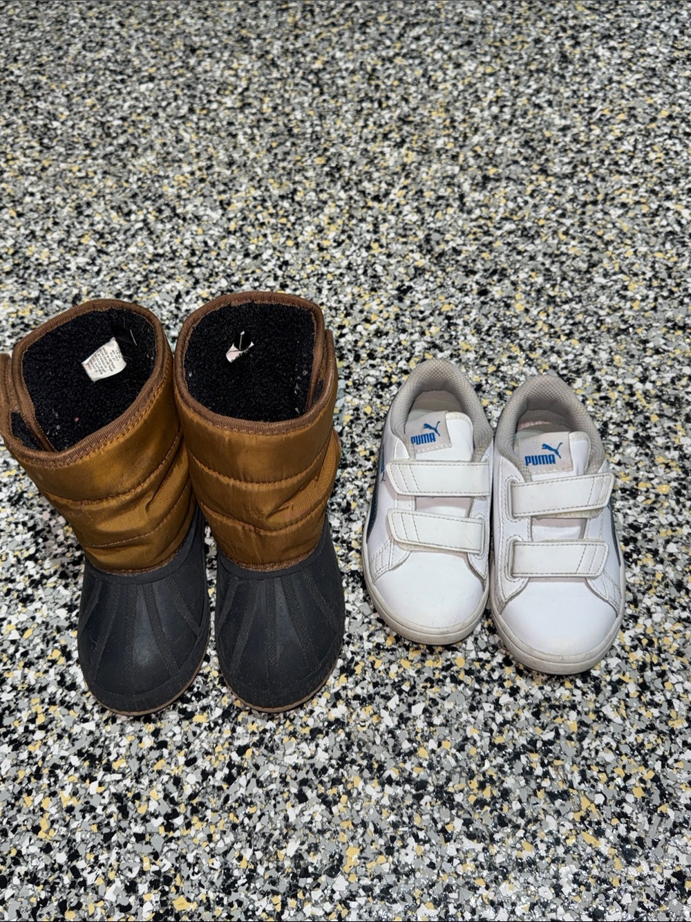 Puma Kids White Velcro Athletic Shoes 9.5 amd velcro easy on winter boots